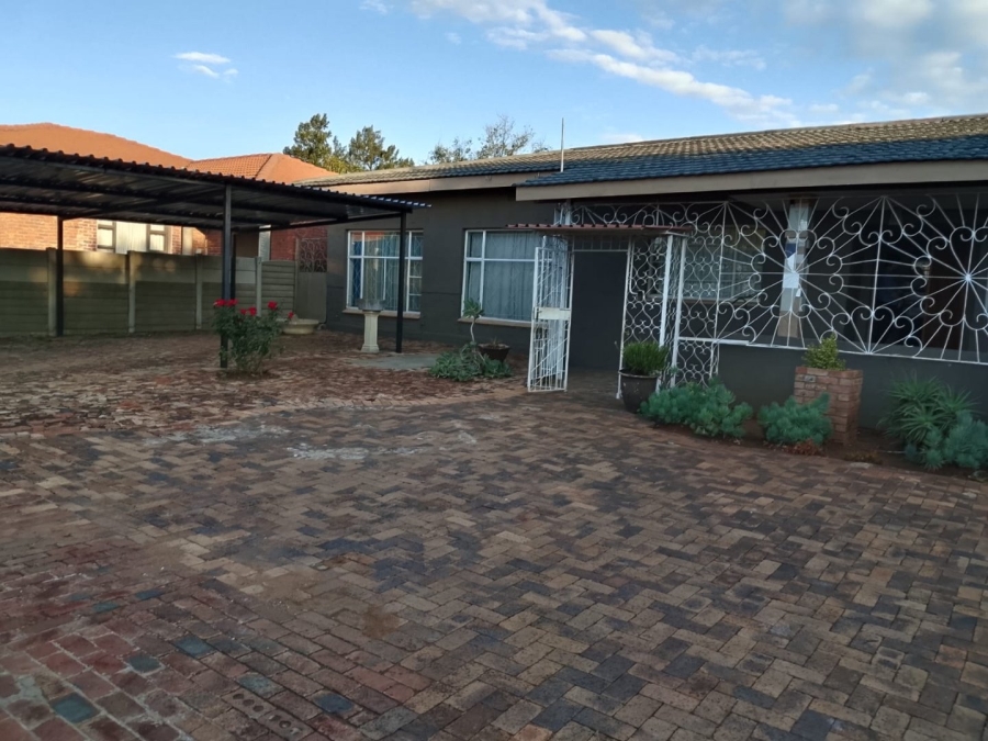 3 Bedroom Property for Sale in Elandia North West